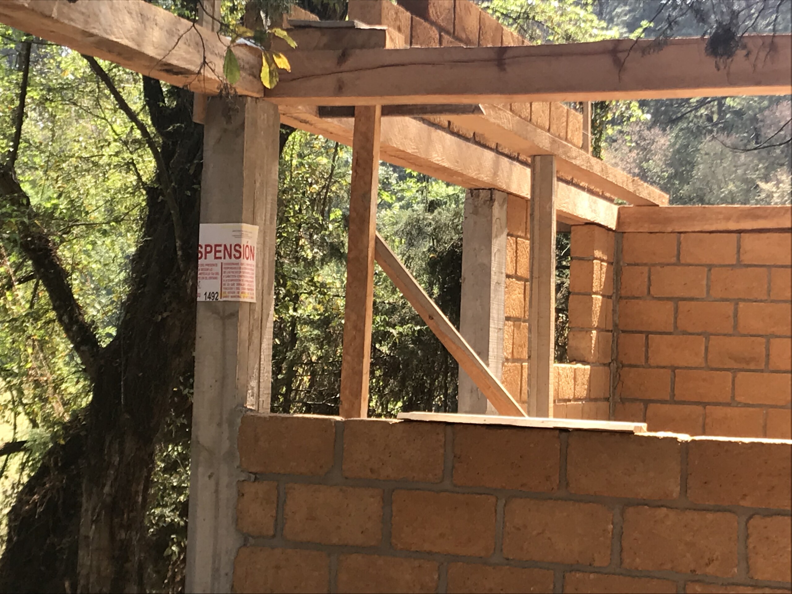 Datos oficiales reconocen 888 hectáreas de suelo construido disperso sin tratamiento de agua ni alcantarillado, 6474 viviendas irregulares construidas fuera de la zona urbana.